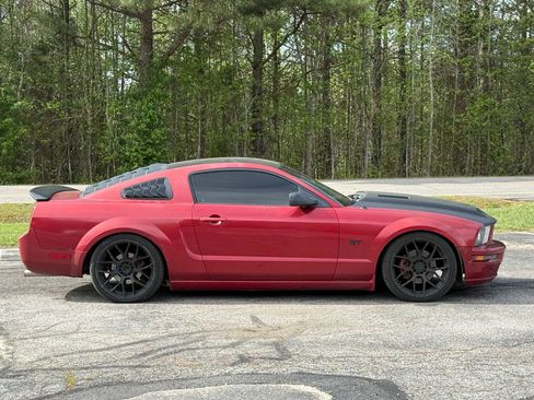 Used 2005 Ford Mustang GT Premium image 3