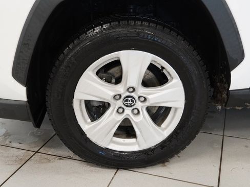 Used 2020 Toyota RAV4 XLE image 18