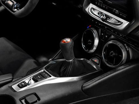 Used 2019 Chevrolet Camaro SS RWD image 28