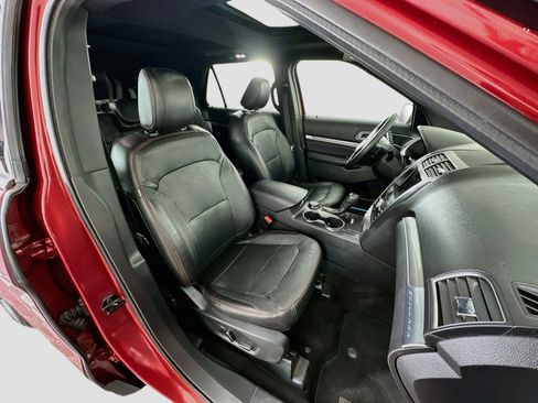 Used 2018 Ford Explorer Sport w/ Equipment Group 401A AWD/4WD image 35
