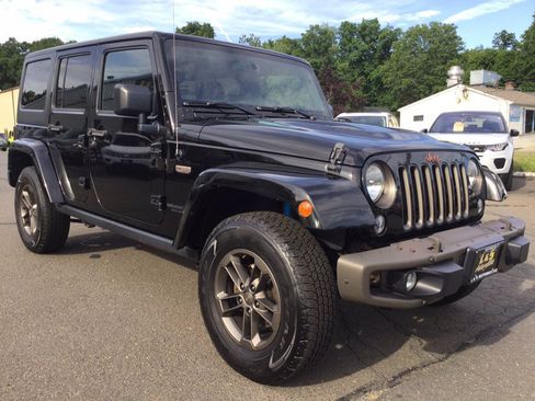 Used 2016 Jeep Wrangler Unlimited Sahara AWD/4WD image 6