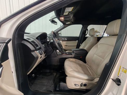 Used 2018 Ford Explorer Limited FWD image 32