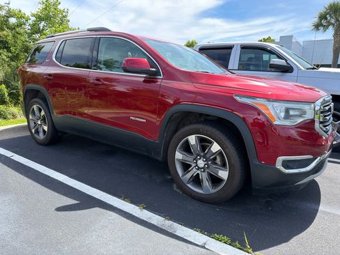 Used 2019 GMC Acadia SLT w/ LPO, Floor Liner Package FWD image 2