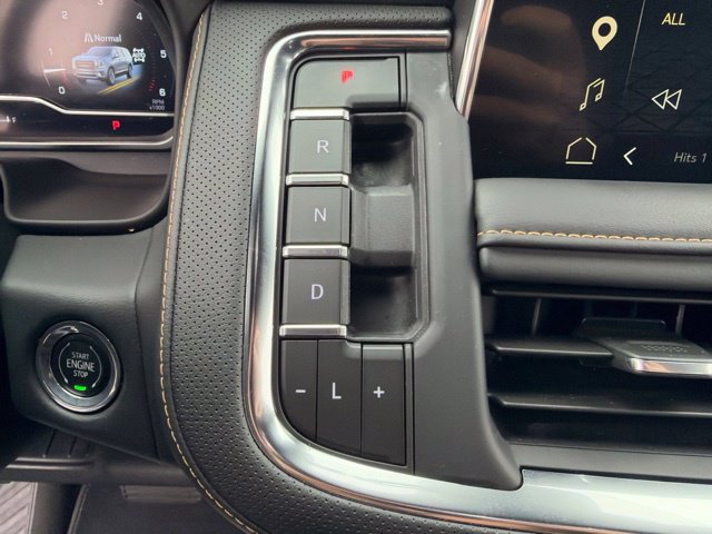 Used 2023 GMC Yukon AT4 w/ AT4 Premium Package AWD/4WD image 18