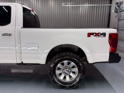 Used 2022 Ford F250 Platinum AWD/4WD image 5