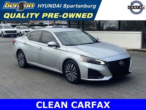 Used 2023 Nissan Altima 2.5 SV image 1