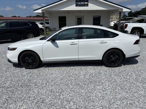 Used 2025 Honda Accord SE image 2