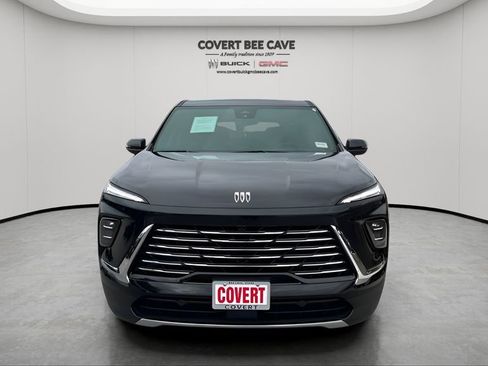 Used 2025 Buick Enclave Preferred image 2