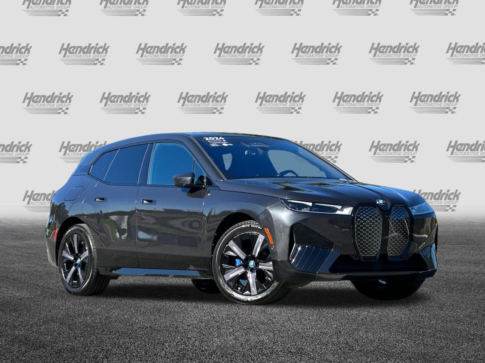 Used 2024 BMW iX xDrive50 w/ Sport Package AWD/4WD image 2