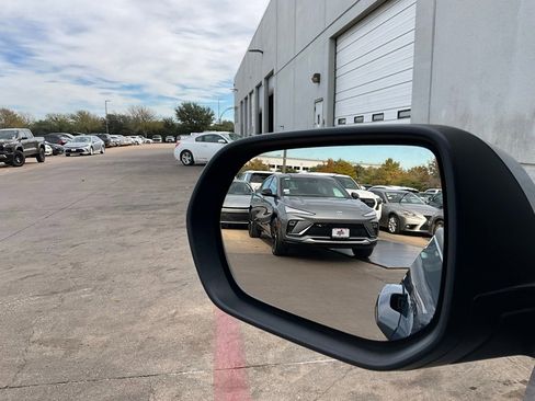 Used 2025 Chevrolet Equinox LT image 17