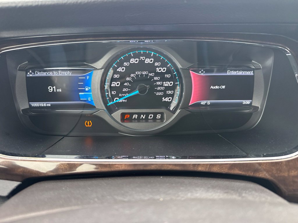 Used 2015 Ford Taurus Limited FWD image 24