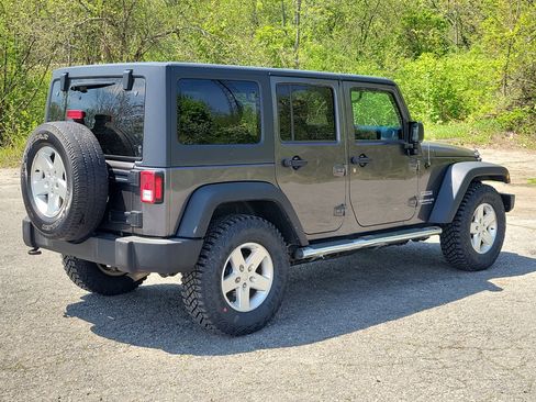 Used 2016 Jeep Wrangler Unlimited Sport w/ Quick Order Package 24S AWD/4WD image 5