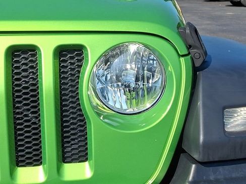 Used 2018 Jeep Wrangler Unlimited Sport S AWD/4WD image 12