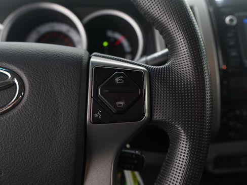 Used 2014 Toyota Tacoma 4x4 Double Cab w/ TRD Off-Road Package image 29