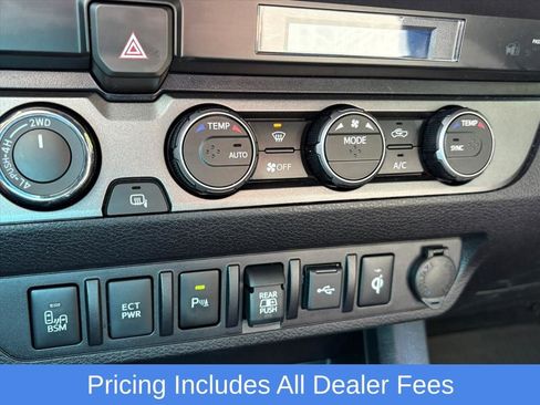 Used 2022 Toyota Tacoma TRD Sport w/ Technology Package AWD/4WD image 24