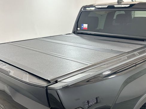 Used 2025 Toyota Tundra SR5 w/ SR5 Premium Package AWD/4WD image 23