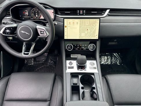 New 2024 Jaguar F-PACE R-Dynamic S AWD/4WD image 14