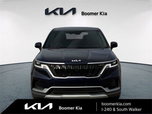 Certified 2024 Kia Carnival LX image 2