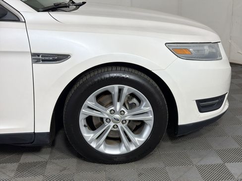 Used 2013 Ford Taurus SEL FWD image 12