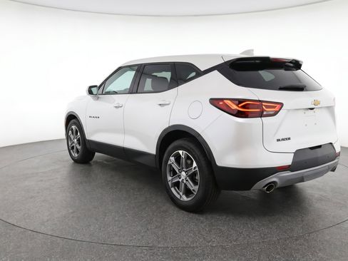 Used 2025 Chevrolet Blazer LT FWD image 6