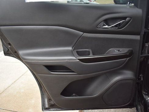 Used 2020 GMC Acadia AT4 image 36