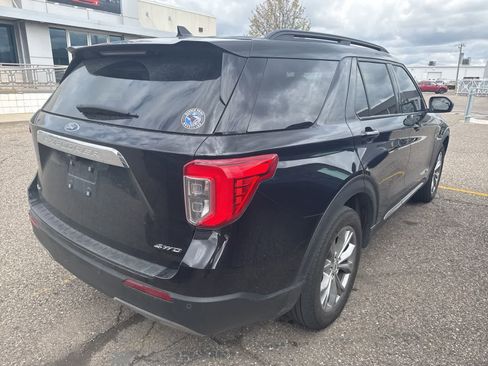 Used 2023 Ford Explorer XLT w/ Equipment Group 202A AWD/4WD image 11
