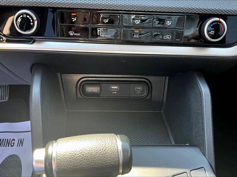 Used 2024 Kia Sportage LX image 16