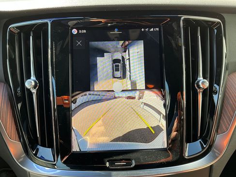 New 2026 Volvo V60 B5 Cross Country Plus w/ Climate Package image 20