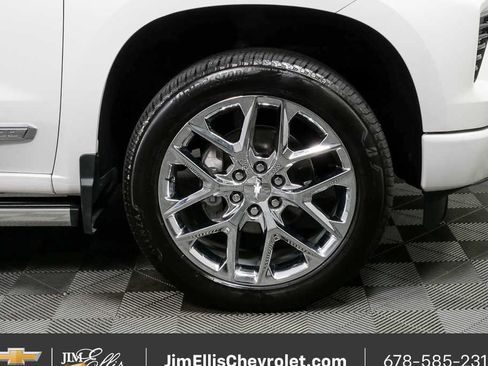 Used 2023 Chevrolet Silverado 1500 High Country w/ High Country Premium Package AWD/4WD image 37