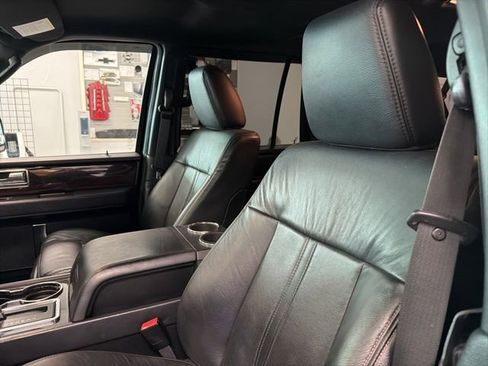 Used 2017 Lincoln Navigator L Reserve image 16