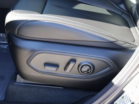 New 2025 Jeep Grand Cherokee L Limited w/ Trailer Tow Package image 25