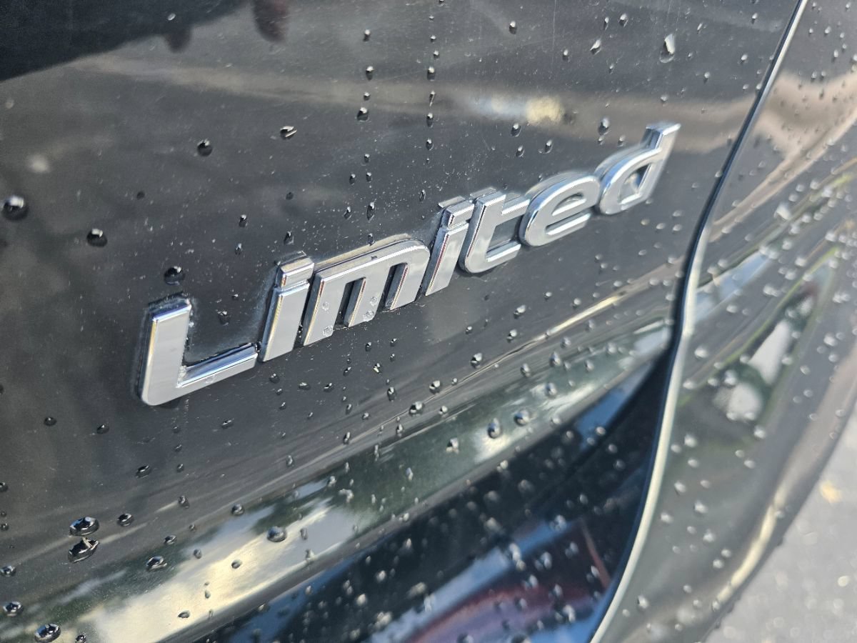Used 2017 Hyundai Elantra Limited FWD image 5
