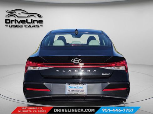 Used 2025 Hyundai Elantra Limited FWD image 3
