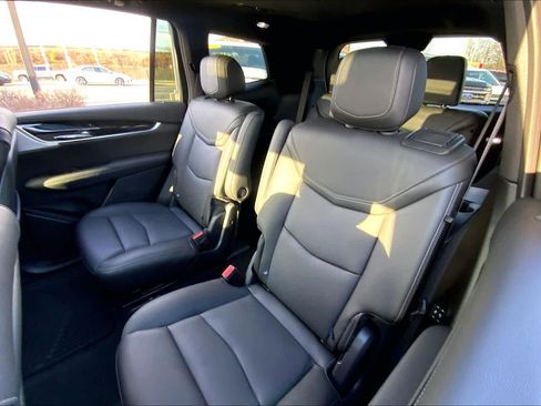 Used 2025 Cadillac XT6 Premium Luxury w/ Technology Package image 20