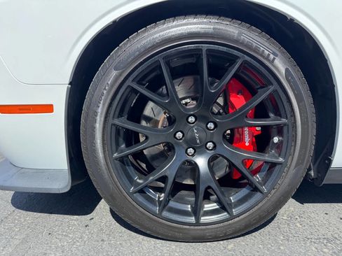 Used 2016 Dodge Challenger SRT Hellcat image 17