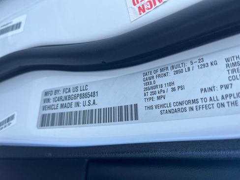 Used 2023 Jeep Grand Cherokee L Limited image 30