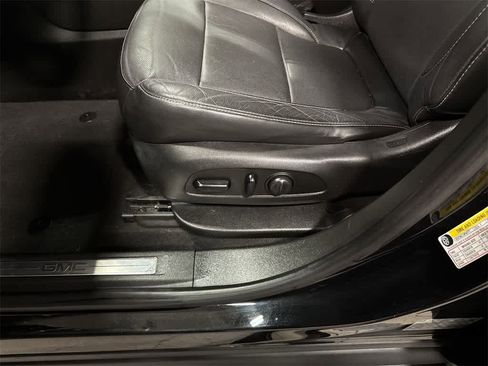 Used 2017 GMC Acadia SLT image 25