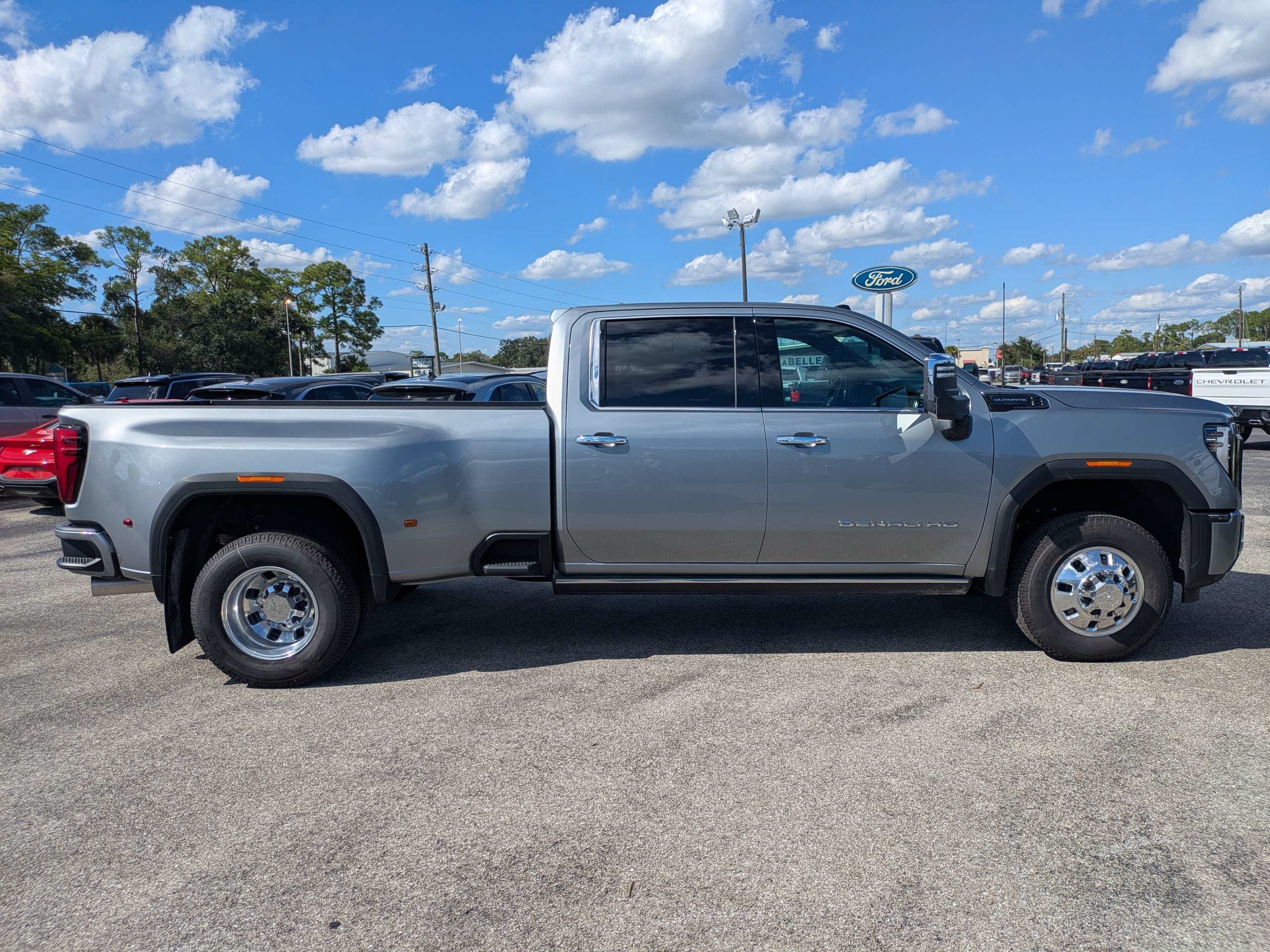 Used 2026 GMC Sierra 3500 Denali Ultimate AWD/4WD image 4