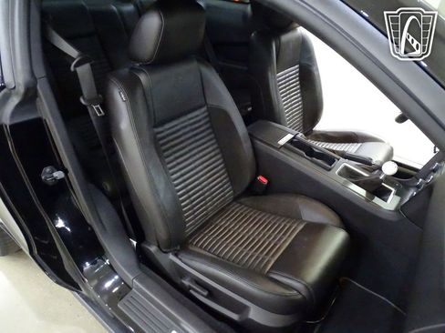 Used 2010 Ford Mustang Shelby GT500 image 7