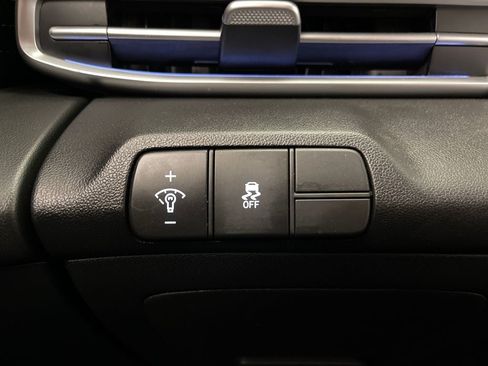 Certified 2024 Hyundai Elantra SEL FWD image 30