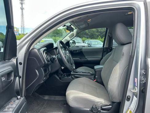 Used 2017 Toyota Tacoma SR RWD image 15