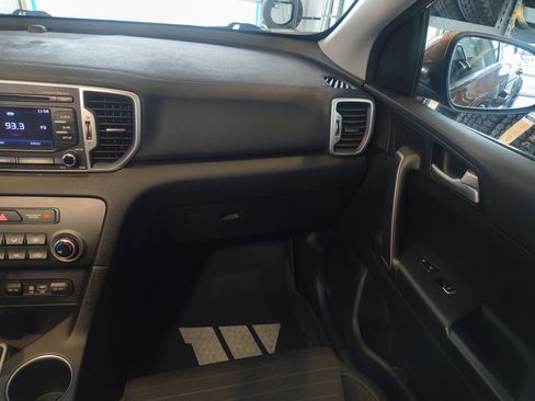 Used 2018 Kia Sportage LX image 16