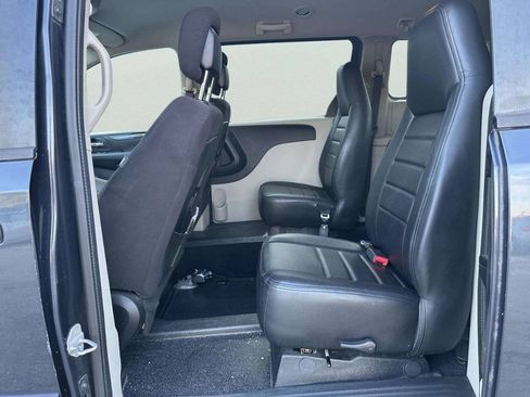Used 2013 Dodge Grand Caravan SXT FWD image 13