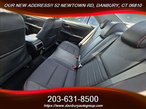 Used 2015 Toyota Camry SE w/ Moonroof Package FWD image 6
