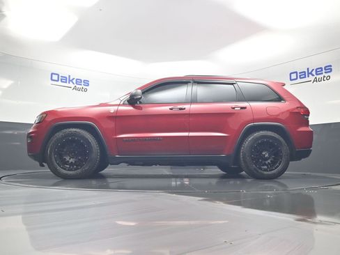 Used 2019 Jeep Grand Cherokee Trailhawk w/ Trailhawk Luxury Group AWD/4WD image 41