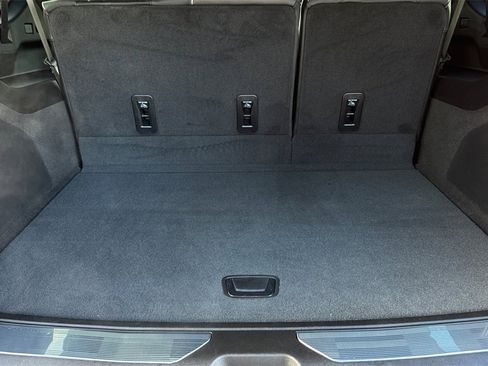 Used 2023 Cadillac Escalade ESV Sport Platinum image 18