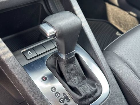Used 2010 Volkswagen Jetta Limited Edition FWD image 25