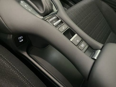 New 2026 Honda HR-V LX image 11