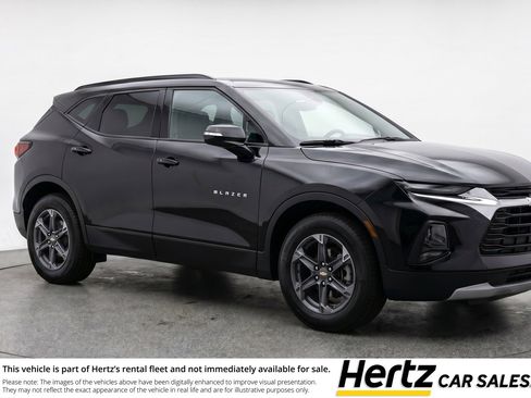 Used 2025 Chevrolet Blazer LT FWD image 1