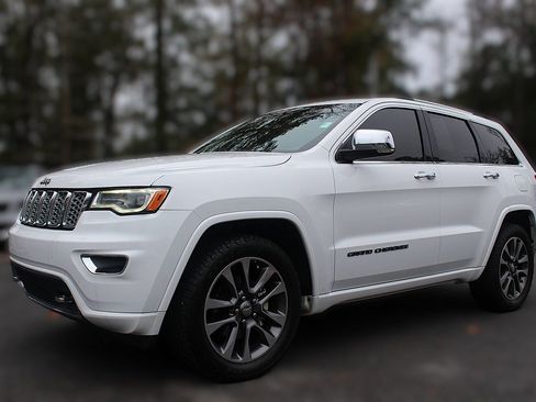Used 2017 Jeep Grand Cherokee Overland image 3